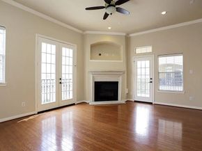 5615 Winsome Villas Lane H, Houston TX 77057
