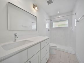 7407 Rusk Street B, Houston TX 77011
