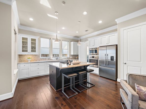 4533 Polk Street, Houston TX 77023