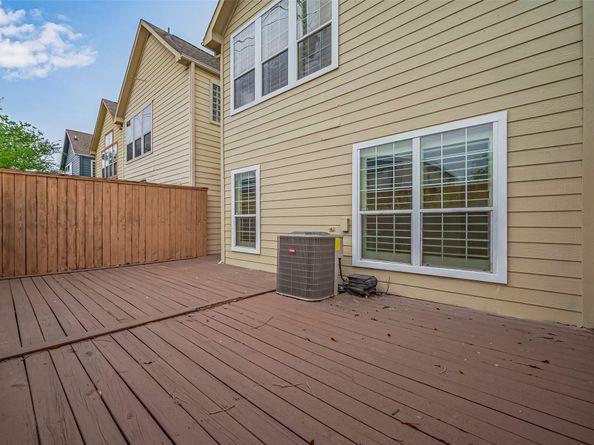 2624 Starboard Point, Houston TX 77054