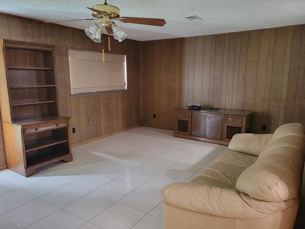 6302 Hanley Lane, Houston TX 77016