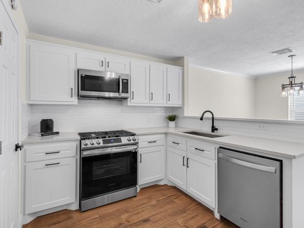 6382 Crossway Drive, Houston TX 77084