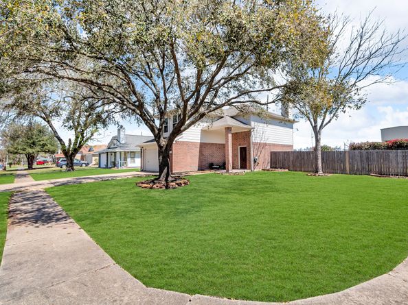 6382 Crossway Drive, Houston TX 77084