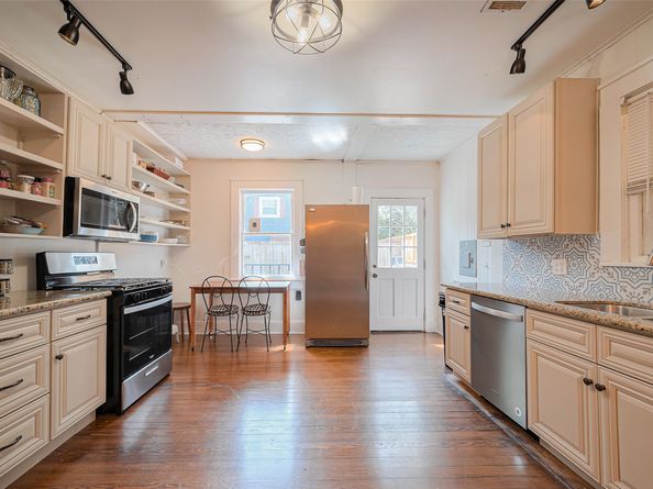 705 W Main Street, Houston TX 77006