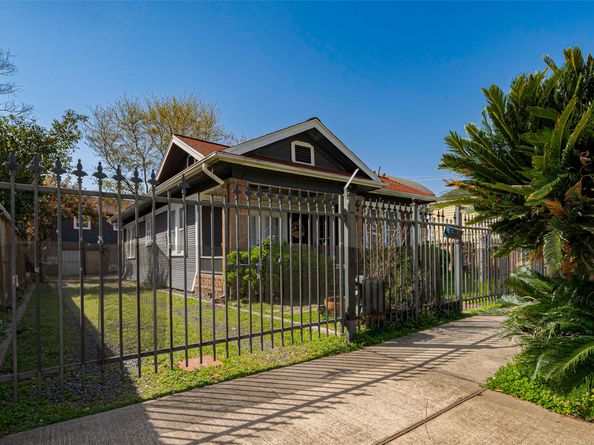 705 W Main Street, Houston TX 77006