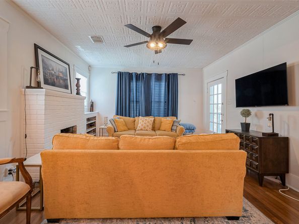 705 W Main Street, Houston TX 77006