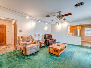 6730 Lindyann Lane, Houston TX 77008