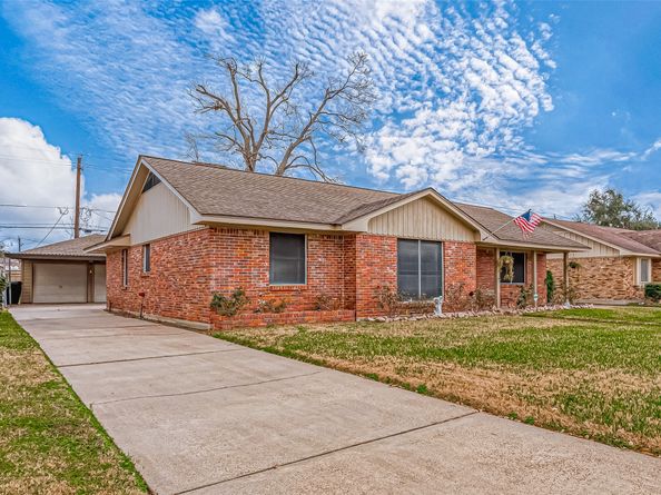 6730 Lindyann Lane, Houston TX 77008