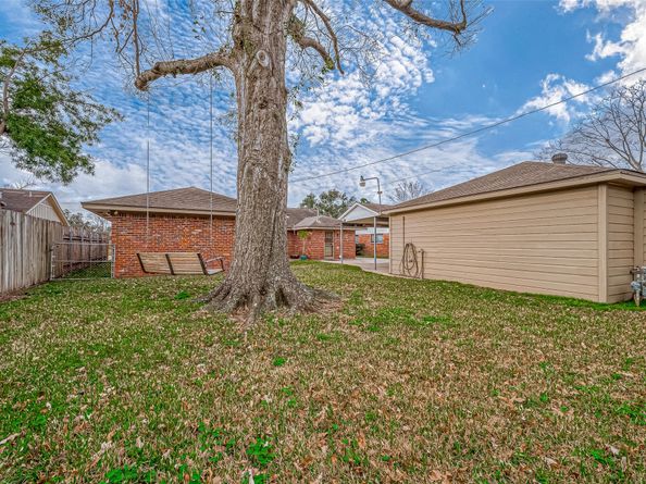 6730 Lindyann Lane, Houston TX 77008