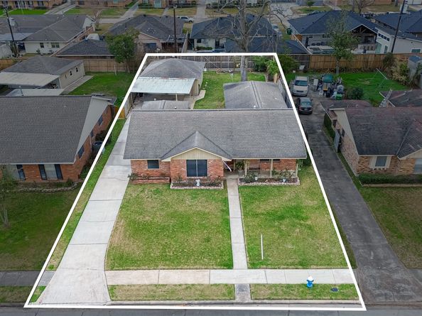 6730 Lindyann Lane, Houston TX 77008