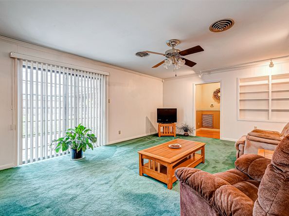 6730 Lindyann Lane, Houston TX 77008