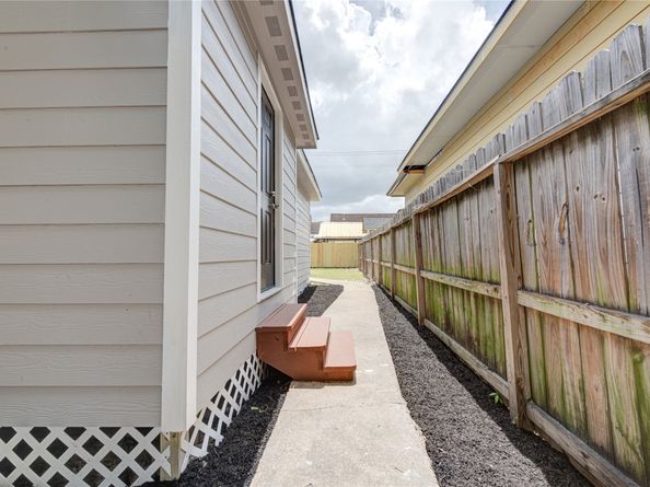 7204 Avenue E, Houston TX 77011