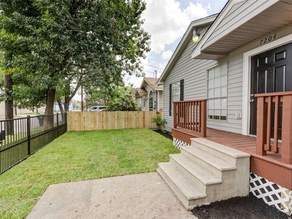 7204 Avenue E, Houston TX 77011