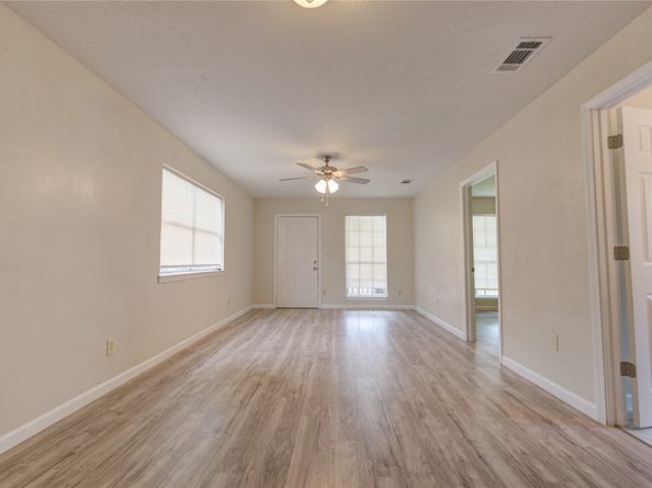 7204 Avenue E, Houston TX 77011