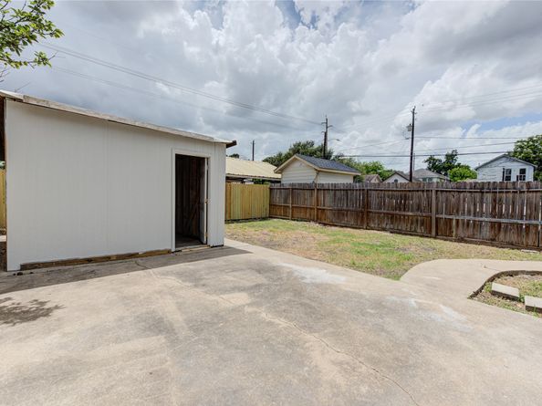 7204 Avenue E, Houston TX 77011