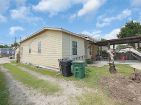 7525 Canal Street, Houston TX 77012