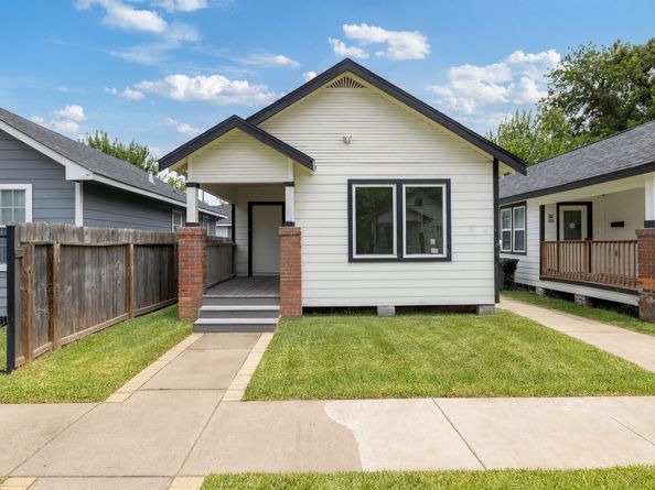 3411 Simmons Street, Houston TX 77004