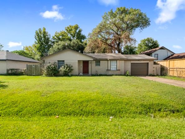 5830 Woodview Drive, Houston TX 77396