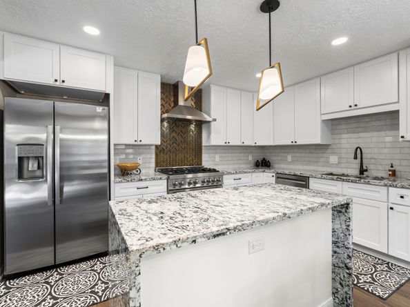 41 Eagle Court, The Woodlands TX 77380