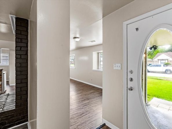 6414 Heatherbloom Drive, Houston TX 77085