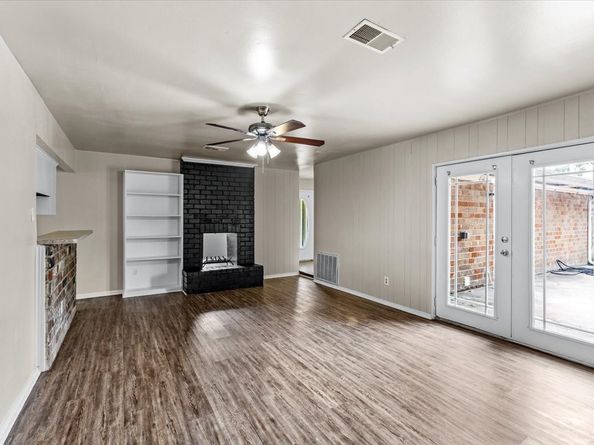 6414 Heatherbloom Drive, Houston TX 77085