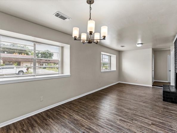 6414 Heatherbloom Drive, Houston TX 77085