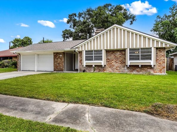 6414 Heatherbloom Drive, Houston TX 77085