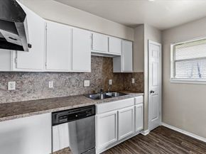 6414 Heatherbloom Drive, Houston TX 77085