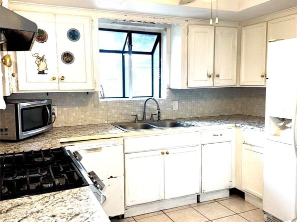 7822 Dewville Lane, Houston TX 77037