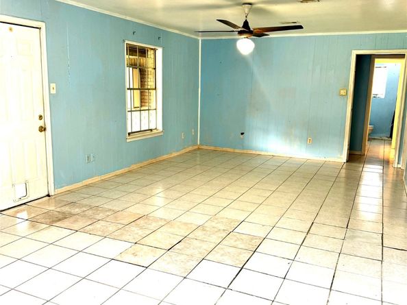 7822 Dewville Lane, Houston TX 77037
