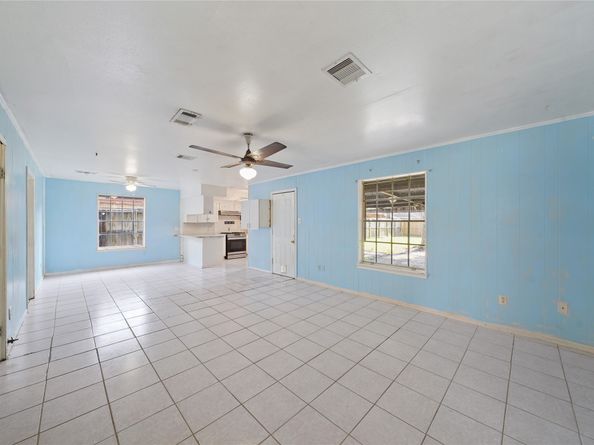 7822 Dewville Lane, Houston TX 77037