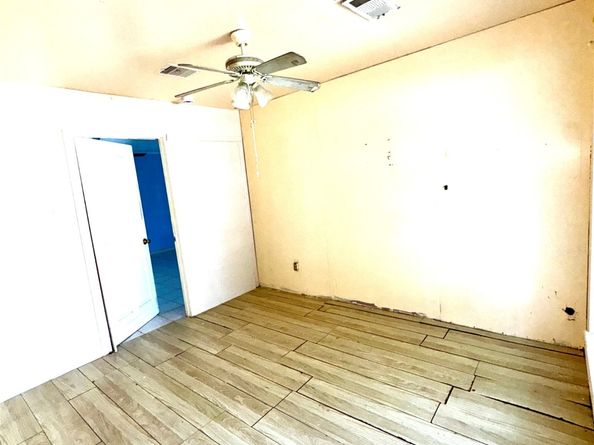 7822 Dewville Lane, Houston TX 77037