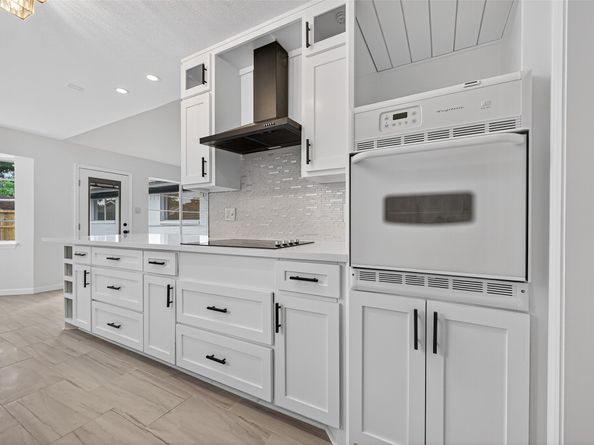 9211 Blankenship Drive, Houston TX 77080