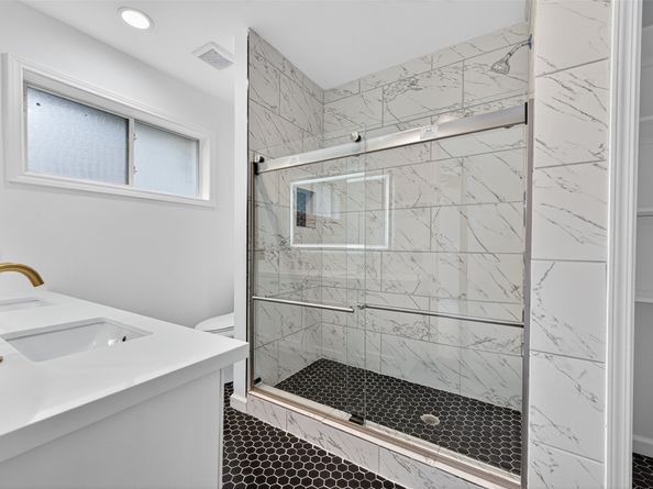 9211 Blankenship Drive, Houston TX 77080