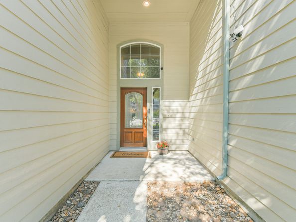 102 W Twinvale Loop, The Woodlands TX 77384