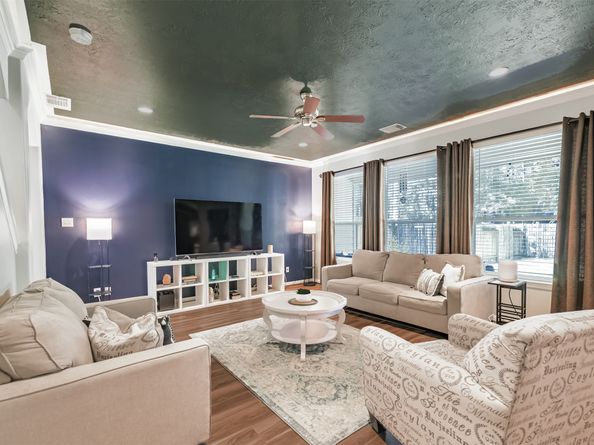 102 W Twinvale Loop, The Woodlands TX 77384