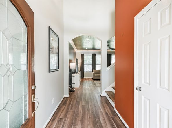 102 W Twinvale Loop, The Woodlands TX 77384