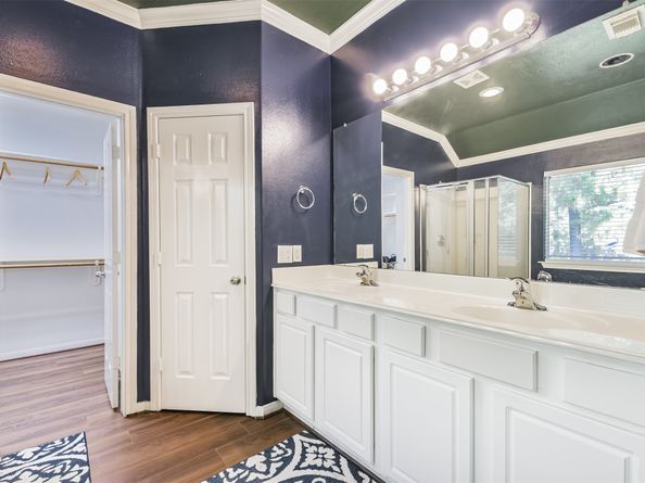 102 W Twinvale Loop, The Woodlands TX 77384