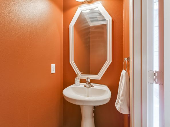 102 W Twinvale Loop, The Woodlands TX 77384