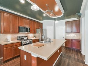102 W Twinvale Loop, The Woodlands TX 77384