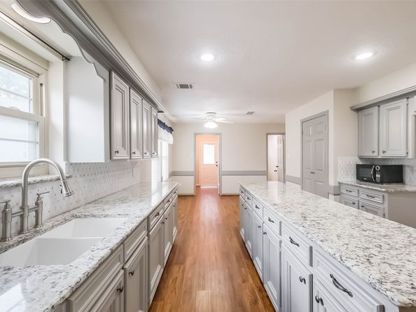 11814 Drexelbrook Drive, Houston TX 77077