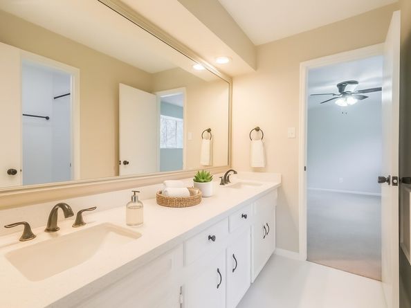 11814 Drexelbrook Drive, Houston TX 77077