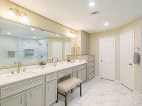 11814 Drexelbrook Drive, Houston TX 77077