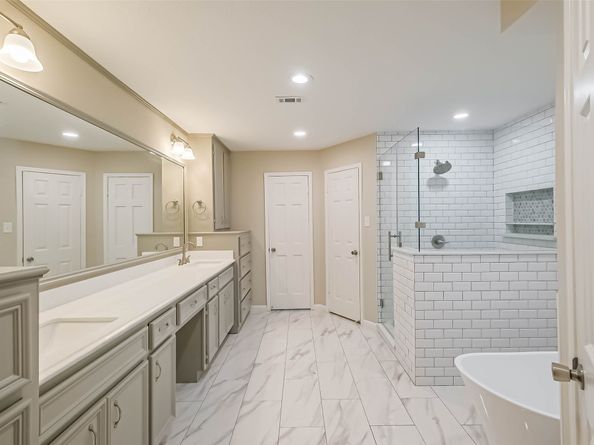 11814 Drexelbrook Drive, Houston TX 77077