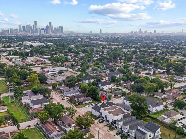 1517 Egypt Street, Houston TX 77009