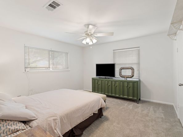 5534 Lymbar Drive, Houston TX 77096