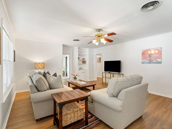 5534 Lymbar Drive, Houston TX 77096