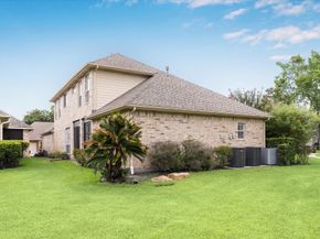 76 Champion Villa Drive, Houston TX 77069