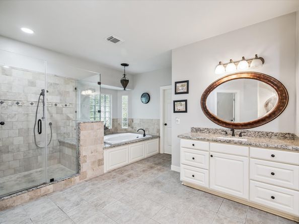 76 Champion Villa Drive, Houston TX 77069