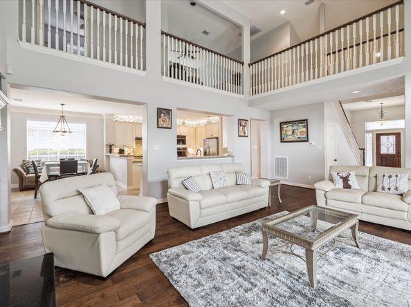 76 Champion Villa Drive, Houston TX 77069